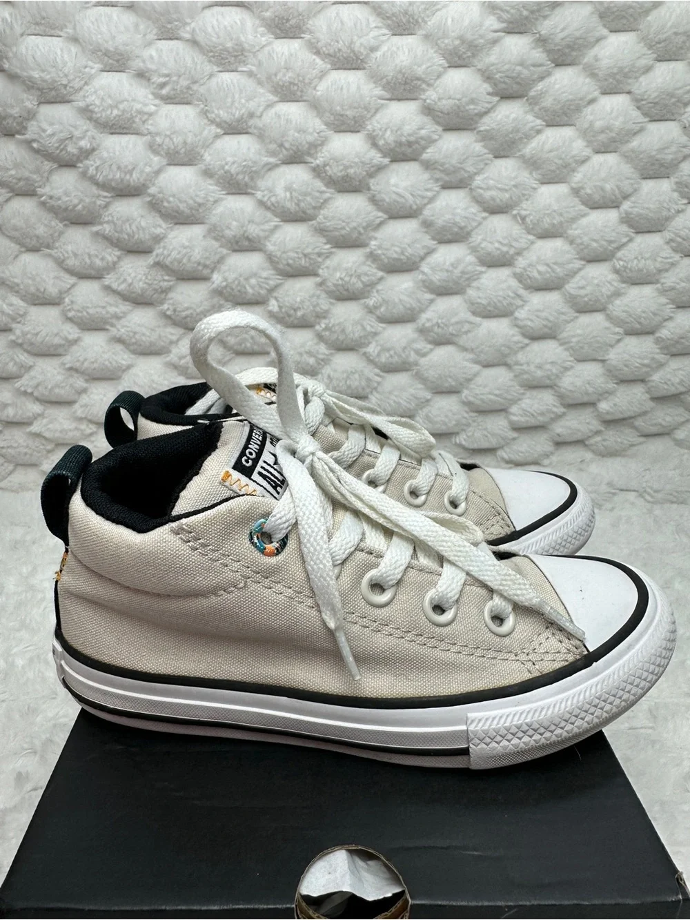 Converse Mid-Top Sneakers in Off-White/Cream Size 13